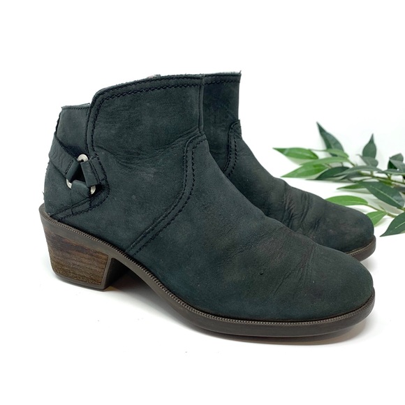 ***SOLD*** Teva Black Harness Heel Ankle Boot 6.5 - Picture 5 of 8